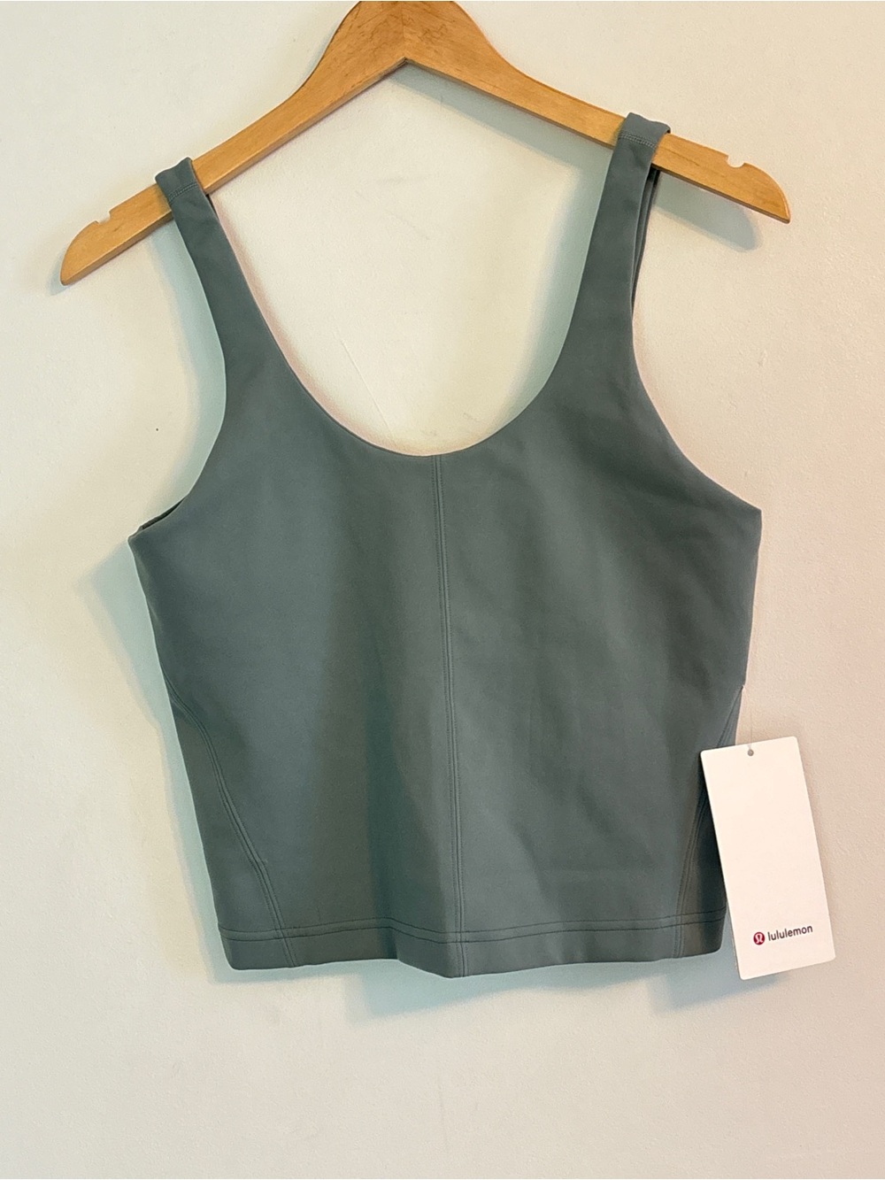 ululemon Glow Up Tank Top Medium Support Size 10 NEW no padding
